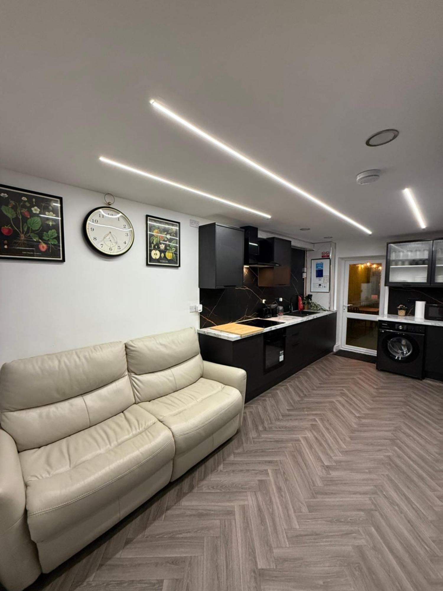 Birmingham City Centre- 9 Bed House With Free Parking エクステリア 写真