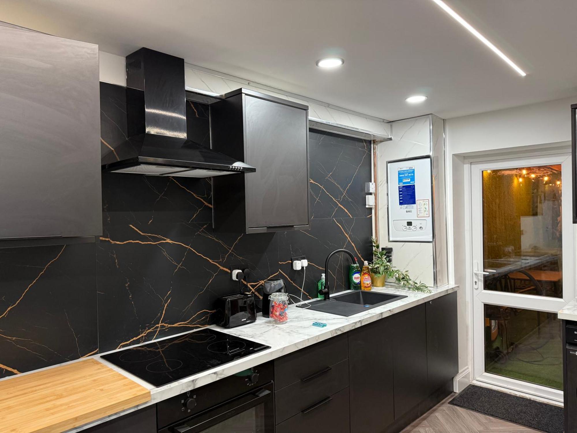 Birmingham City Centre- 9 Bed House With Free Parking エクステリア 写真