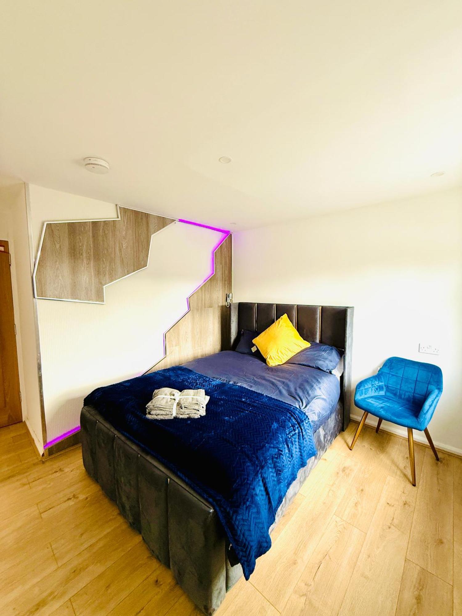 Birmingham City Centre- 9 Bed House With Free Parking エクステリア 写真